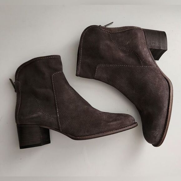 $550 AQUATALIA Taylor Textured Bootie Women's Size 7.5 - Picture 3 of 8